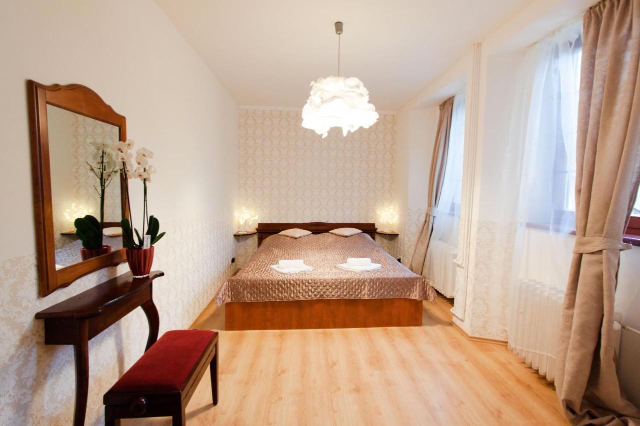 Hotel City Pisek Екстер'єр фото